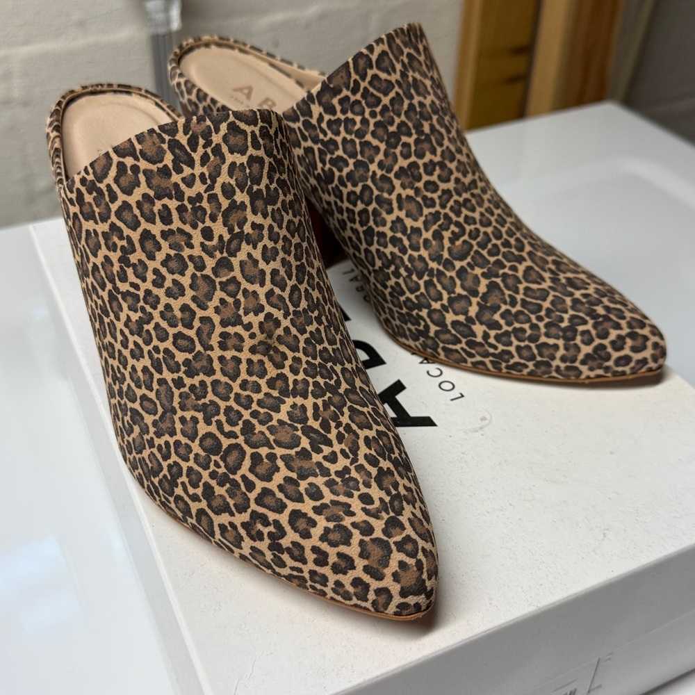 ABLE Rojas Mule Sz: 8.5 - Picture 7 of 10